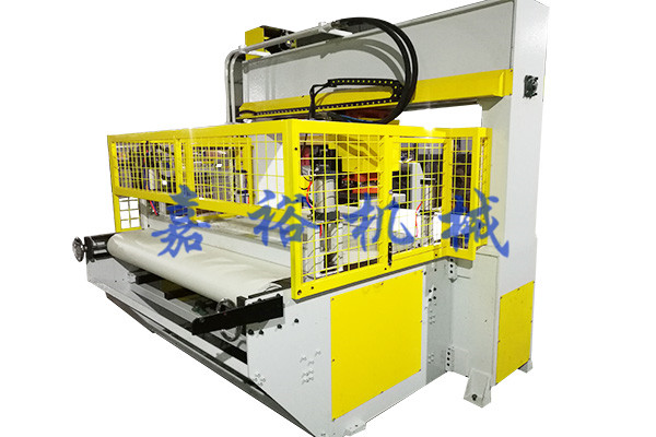 全自动压通式输送带360度旋转龙门裁断机